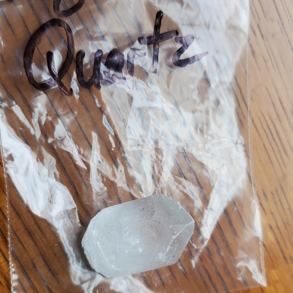 #8 Raw Quartz Crystal - Picture 7 of 7